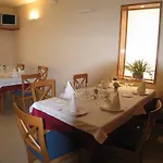 게스트하우스 Ciudad De Caparra Carcaboso