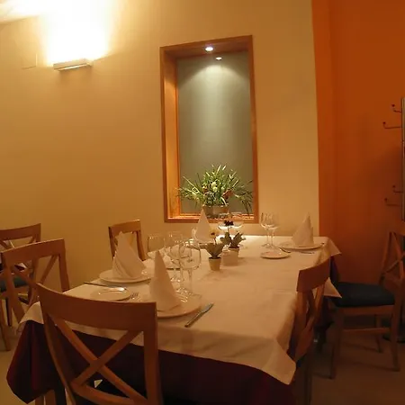 Guest house Ciudad De Caparra 2*