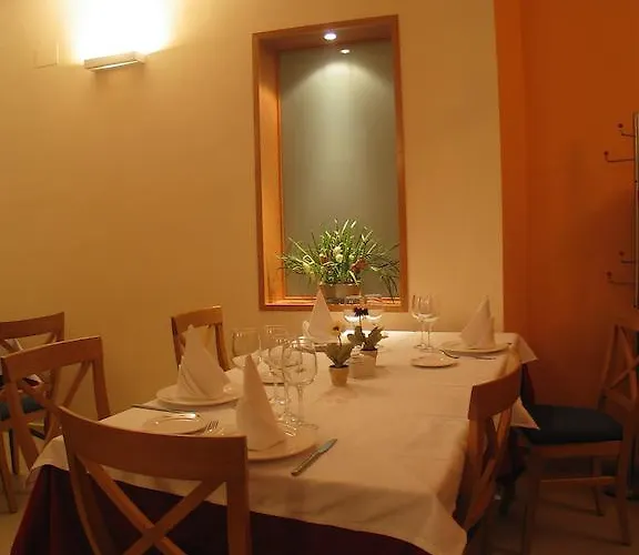 Pensjonat Ciudad De Caparra 2*